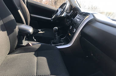 Позашляховик / Кросовер Suzuki Grand Vitara 2010 в 