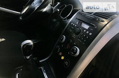 Позашляховик / Кросовер Suzuki Grand Vitara 2010 в 