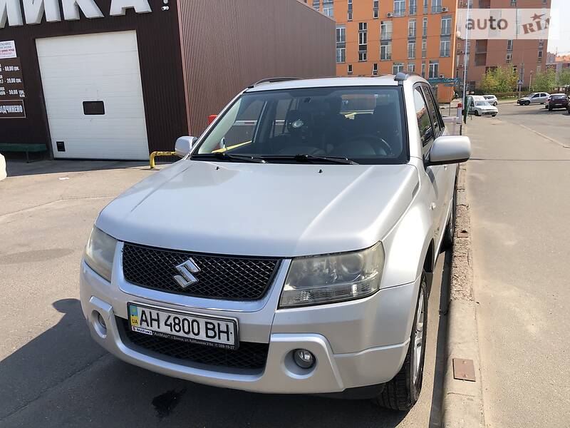 Позашляховик / Кросовер Suzuki Grand Vitara 2006 в 