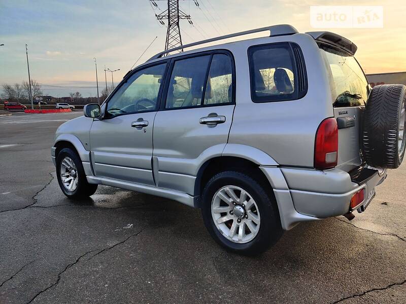 Внедорожник / Кроссовер Suzuki Grand Vitara 2005 в Киеве