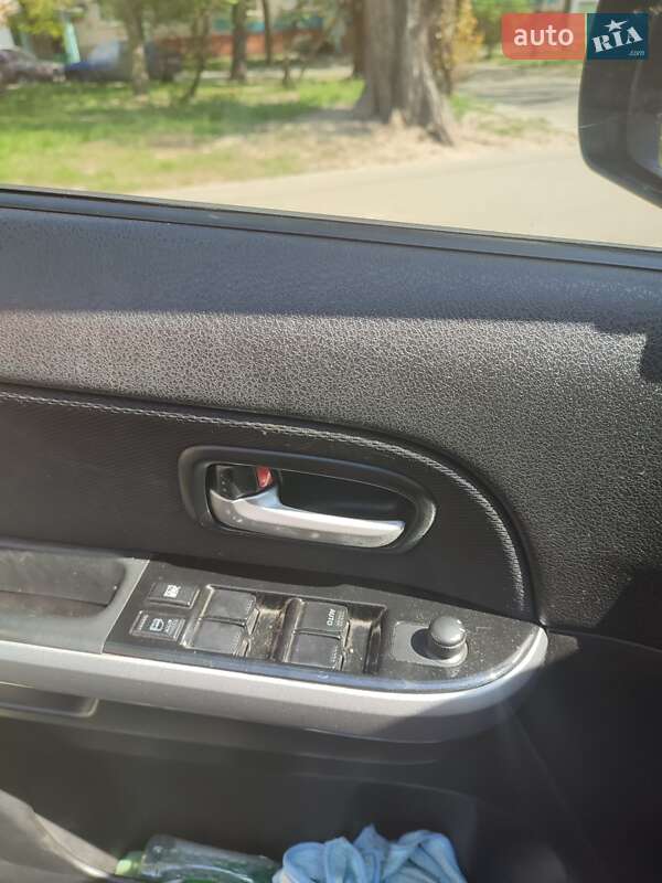 Позашляховик / Кросовер Suzuki Grand Vitara 2008 в Києві