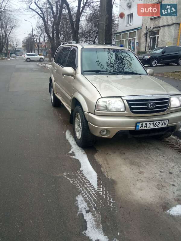 Внедорожник / Кроссовер Suzuki Grand Vitara 2003 в Киеве фото 3 Внедорожник / Кроссовер Suzuki Grand Vitara 2003 в Киеве
