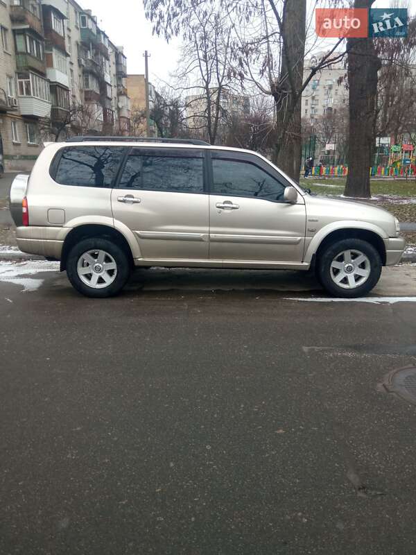 Внедорожник / Кроссовер Suzuki Grand Vitara 2003 в Киеве фото 4 Внедорожник / Кроссовер Suzuki Grand Vitara 2003 в Киеве