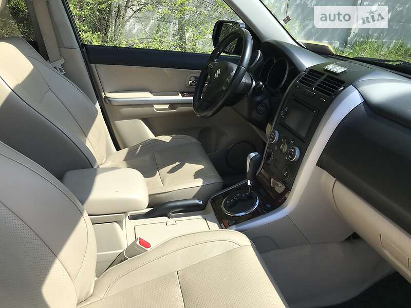 Седан Suzuki Grand Vitara 2012 в Киеве