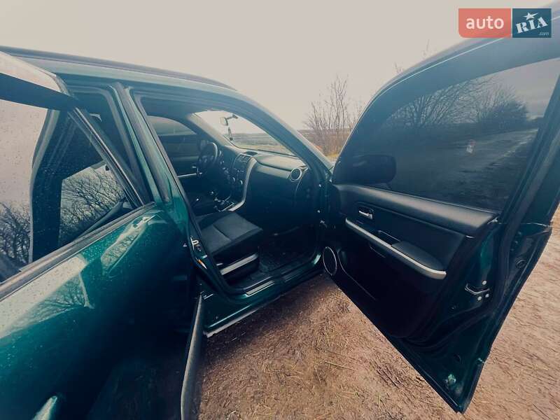 Позашляховик / Кросовер Suzuki Grand Vitara 2008 в Умані
