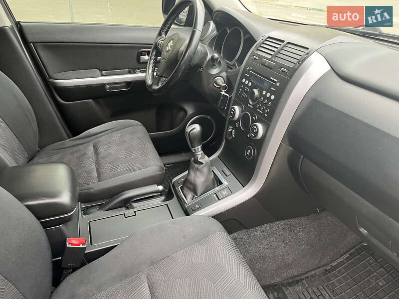 Внедорожник / Кроссовер Suzuki Grand Vitara 2018 в Вишневом