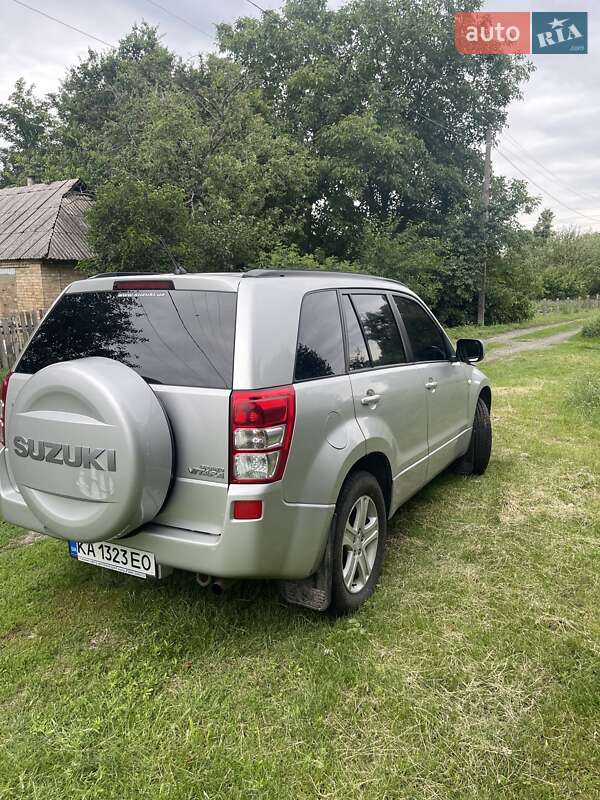 Внедорожник / Кроссовер Suzuki Grand Vitara 2006 в Киеве