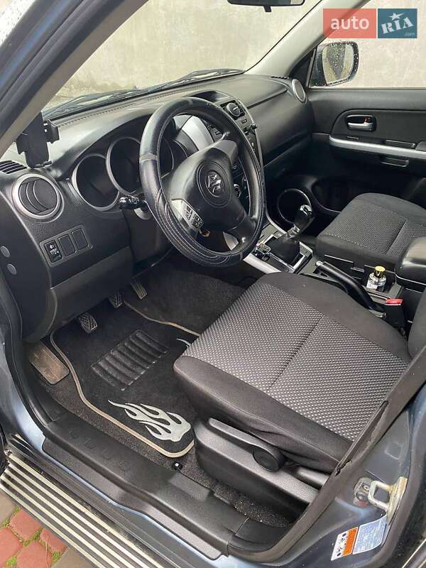 Позашляховик / Кросовер Suzuki Grand Vitara 2007 в Луцьку фото 2 Позашляховик / Кросовер Suzuki Grand Vitara 2007 в Луцьку