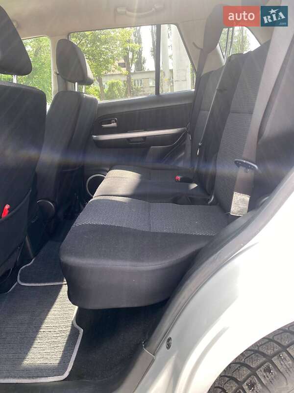 Внедорожник / Кроссовер Suzuki Grand Vitara 2006 в Киеве фото 5 Внедорожник / Кроссовер Suzuki Grand Vitara 2006 в Киеве