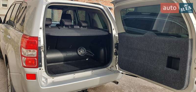 Внедорожник / Кроссовер Suzuki Grand Vitara 2011 в Ивано-Франковске