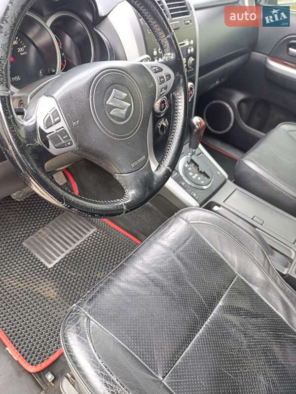 Внедорожник / Кроссовер Suzuki Grand Vitara 2006 в Первомайске