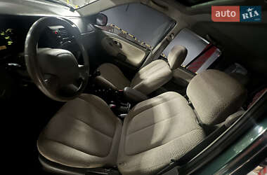 Внедорожник / Кроссовер Suzuki Grand Vitara 2001 в 