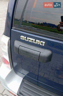 Позашляховик / Кросовер Suzuki Grand Vitara 2001 в 