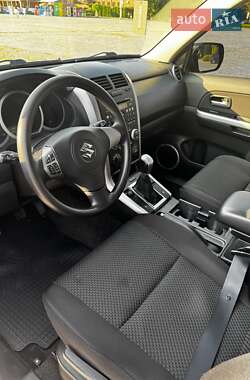 Позашляховик / Кросовер Suzuki Grand Vitara 2009 в 