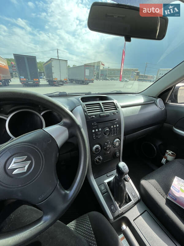 Позашляховик / Кросовер Suzuki Grand Vitara 2006 в Чернівцях