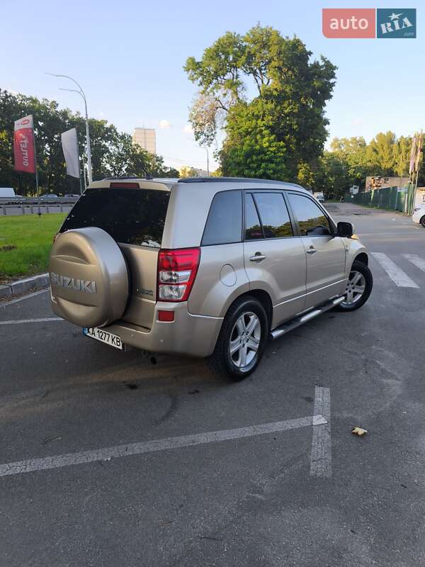 Внедорожник / Кроссовер Suzuki Grand Vitara 2006 в Киеве