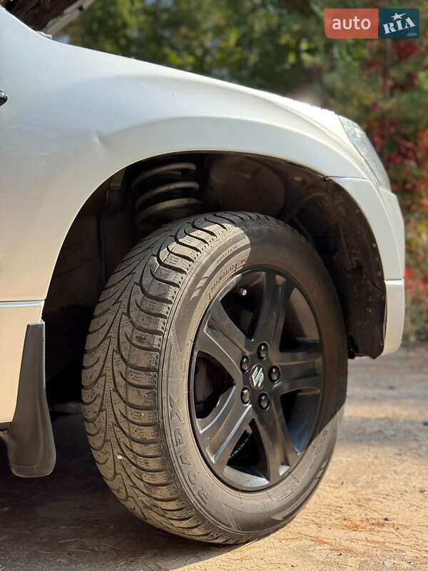 Позашляховик / Кросовер Suzuki Grand Vitara 2006 в Конотопі