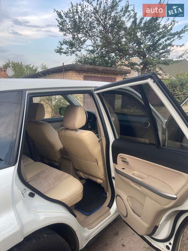 Позашляховик / Кросовер Suzuki Grand Vitara 2012 в Кривому Розі