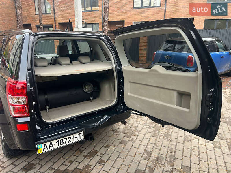 Внедорожник / Кроссовер Suzuki Grand Vitara 2008 в Киеве