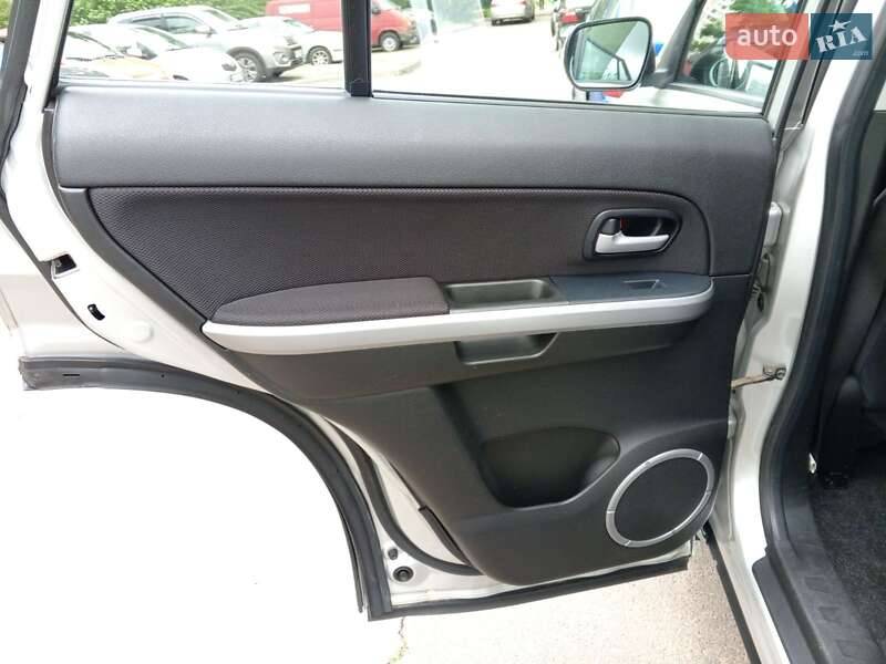 Внедорожник / Кроссовер Suzuki Grand Vitara 2011 в Киеве фото 10 Внедорожник / Кроссовер Suzuki Grand Vitara 2011 в Киеве