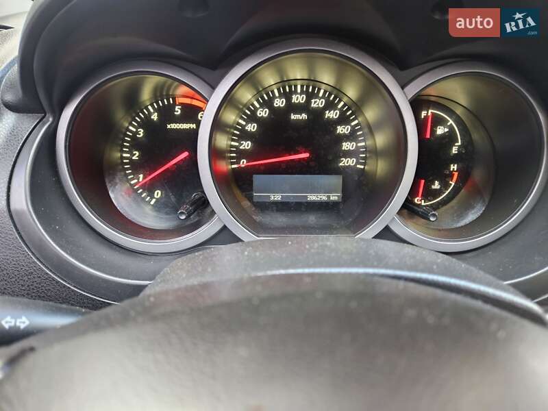 Внедорожник / Кроссовер Suzuki Grand Vitara 2011 в Яремче