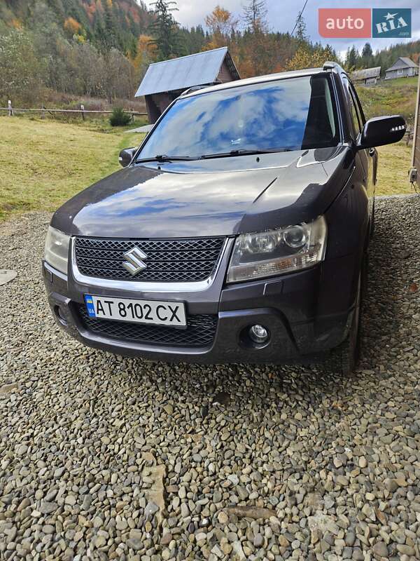 Внедорожник / Кроссовер Suzuki Grand Vitara 2011 в Яремче