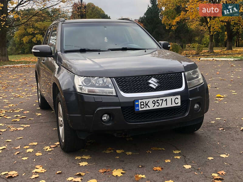 Позашляховик / Кросовер Suzuki Grand Vitara 2011 в Рівному