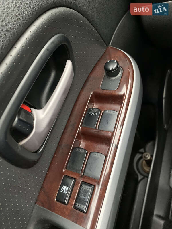 Внедорожник / Кроссовер Suzuki Grand Vitara 2006 в Киеве фото 4 Внедорожник / Кроссовер Suzuki Grand Vitara 2006 в Киеве