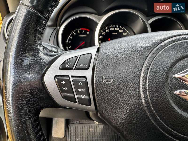 Внедорожник / Кроссовер Suzuki Grand Vitara 2010 в Киеве фото 14 Внедорожник / Кроссовер Suzuki Grand Vitara 2010 в Киеве