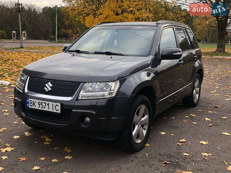 Внедорожник / Кроссовер Suzuki Grand Vitara 2011 в Ровно