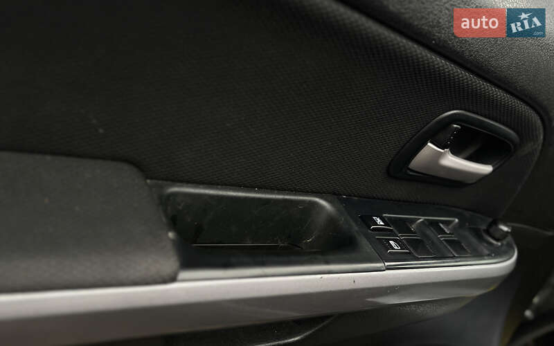 Позашляховик / Кросовер Suzuki Grand Vitara 2007 в Мукачевому фото 18 Позашляховик / Кросовер Suzuki Grand Vitara 2007 в Мукачевому