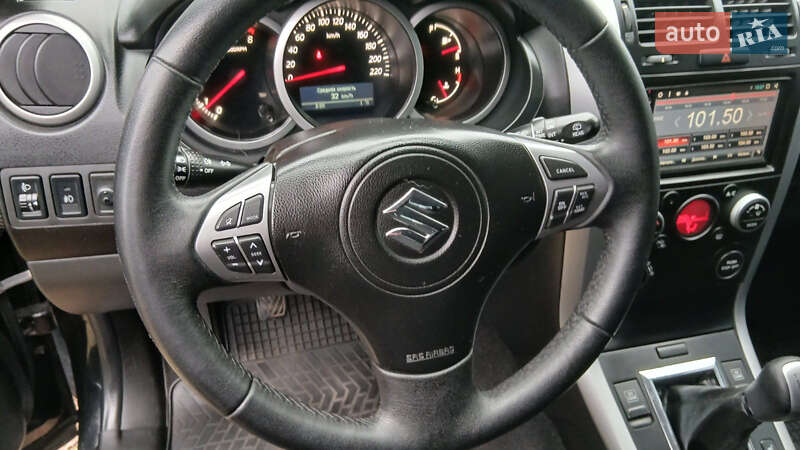 Внедорожник / Кроссовер Suzuki Grand Vitara 2011 в Харькове