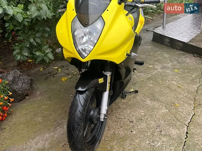 Suzuki GS 500F 2006