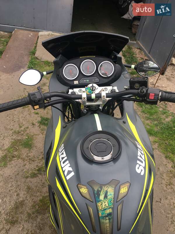 Мотоцикл Спорт-туризм Suzuki GSR 250 1995 в Киверцах