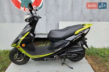Максі-скутер Suzuki GSR 250 2010 в 