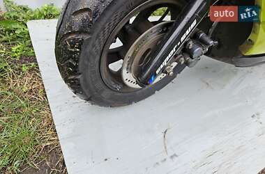 Максі-скутер Suzuki GSR 250 2010 в 