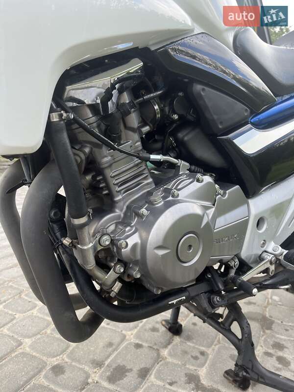 Мотоцикл Без обтекателей (Naked bike) Suzuki GSR 250 2016 в Виннице
