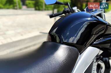 Мотоцикл Без обтекателей (Naked bike) Suzuki GSR 250 2016 в 