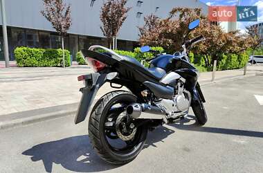 Мотоцикл Без обтекателей (Naked bike) Suzuki GSR 250 2016 в 