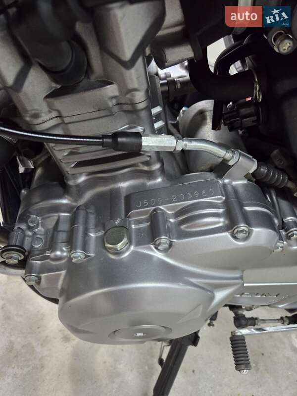 Мотоцикл Классик Suzuki GSR 250 2015 в Борисполе