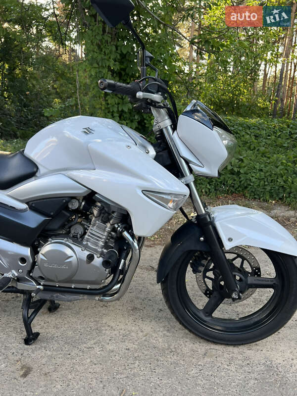 Мотоцикл Без обтекателей (Naked bike) Suzuki GSR 250 2015 в Киеве