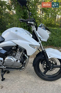 Мотоцикл Без обтекателей (Naked bike) Suzuki GSR 250 2015 в 