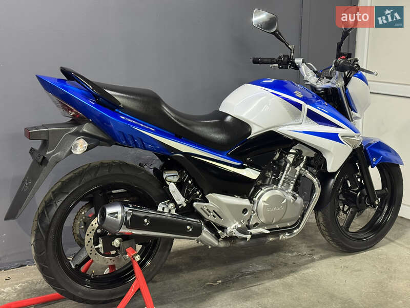Мотоцикл Без обтекателей (Naked bike) Suzuki GSR 250 2016 в Киеве