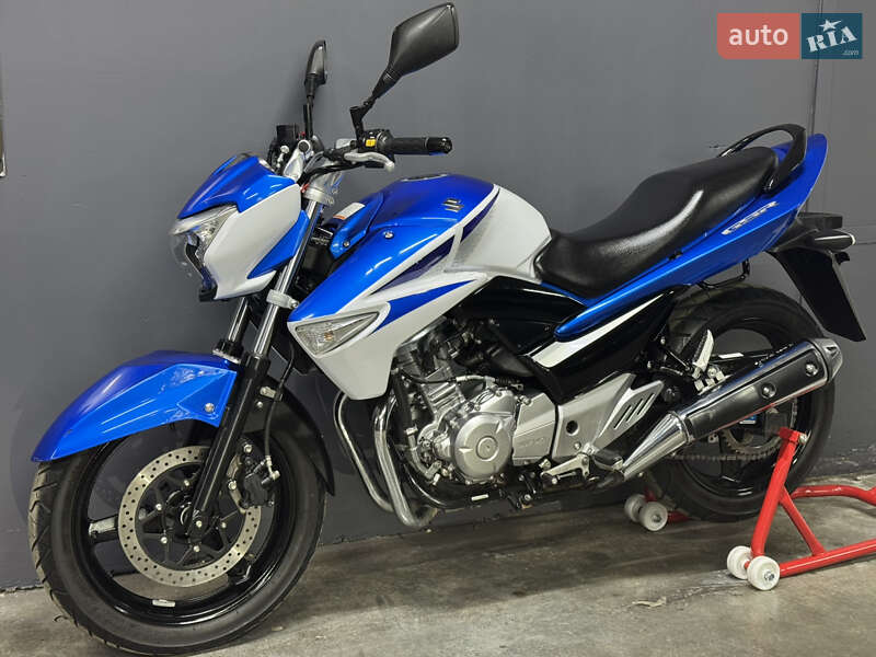Мотоцикл Без обтекателей (Naked bike) Suzuki GSR 250 2016 в Киеве