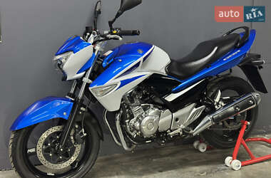 Мотоцикл Без обтекателей (Naked bike) Suzuki GSR 250 2016 в 