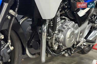 Мотоцикл Без обтекателей (Naked bike) Suzuki GSR 250 2016 в 