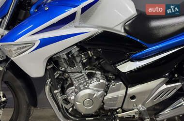 Мотоцикл Без обтекателей (Naked bike) Suzuki GSR 250 2016 в 