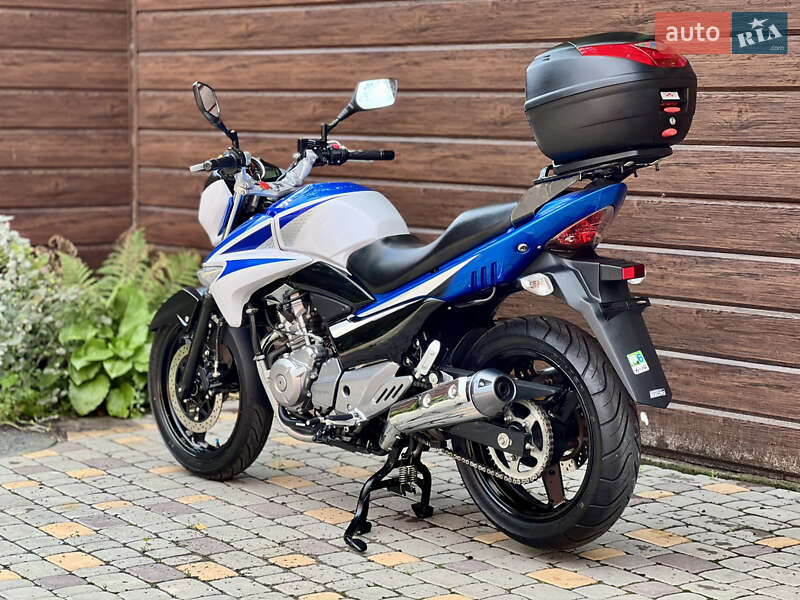 Мотоцикл Классик Suzuki GSR 250 2016 в Виннице