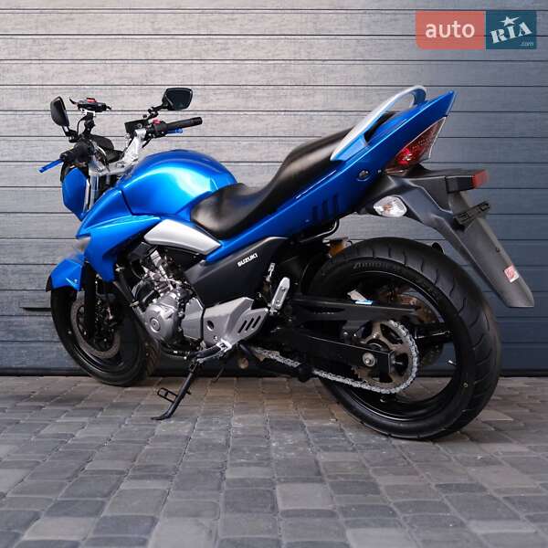 Мотоцикл Без обтекателей (Naked bike) Suzuki GSR 250 2015 в Белой Церкви фото 7 Мотоцикл Без обтекателей (Naked bike) Suzuki GSR 250 2015 в Белой Церкви