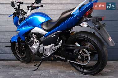 Мотоцикл Без обтекателей (Naked bike) Suzuki GSR 250 2015 в 